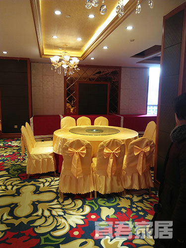宇成朝陽(yáng)酒店臺(tái)布椅套實(shí)拍1